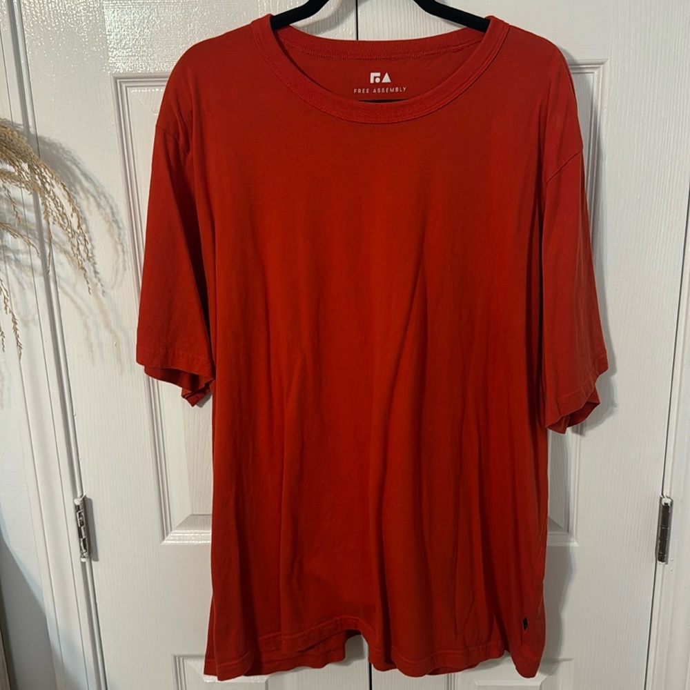 Free Assembly T-shirt size XXXL